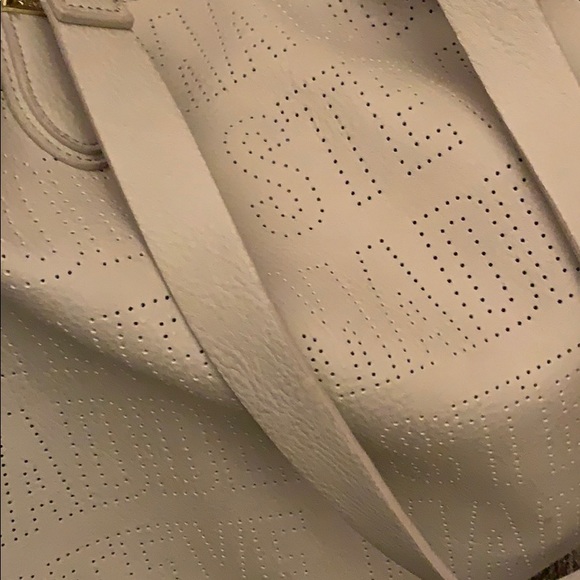 Meet your Posher, Leighanne - Picture 1 of 1